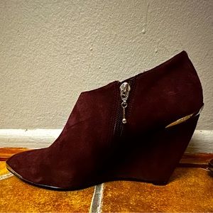 Suede plum healed booties